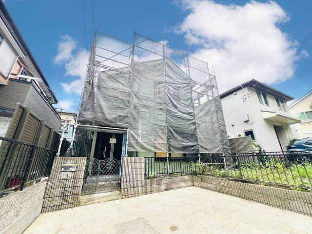 現地外観(リフォーム中の写真です)
