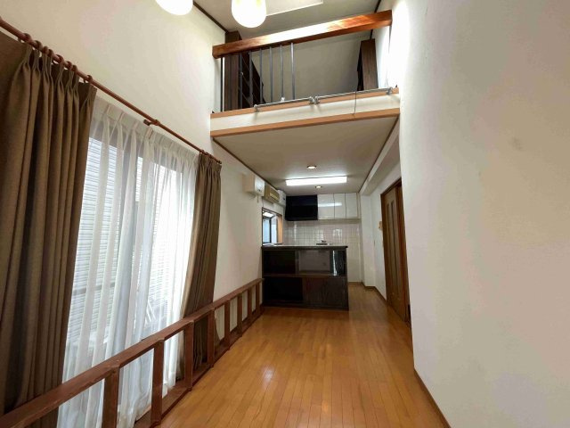 居住用リビング　ロフト付
