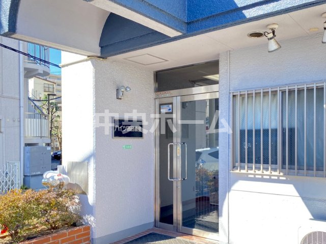 【エントランス】マンションのエントランスは、その物件の印象を決める、顔とも言える場所です。毎日通る場所ですからきれいなのが一番です。