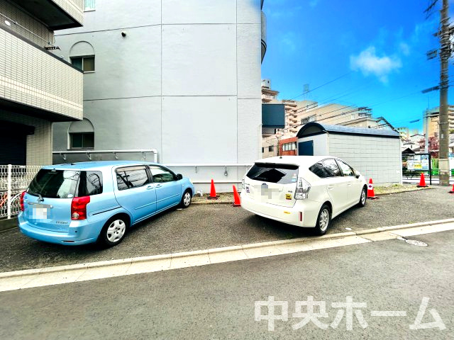 【敷地内駐車場】最新の空き状況や費用などの詳細は担当スタッフまでお問い合わせください。