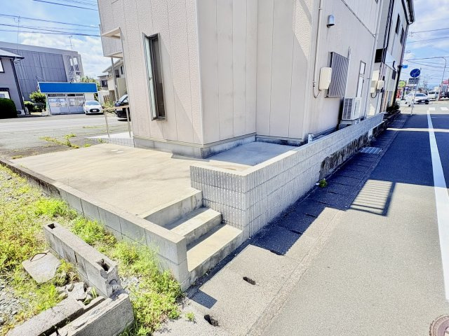 外構も東側の外構も整備されていてきれいです。