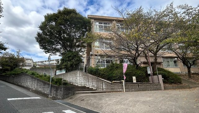 西宮市立上ヶ原中学校