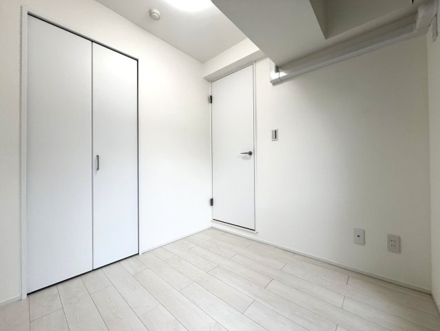 コンパクトなお部屋ながらも使い勝手の良いDEN。　