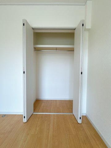 南側洋室/6帖/クローゼット付き