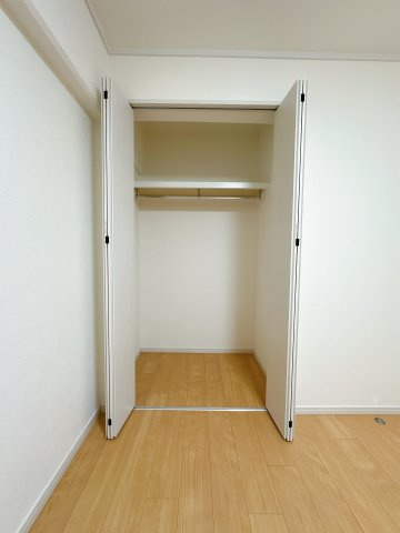 北側洋室/6帖/クローゼット付き