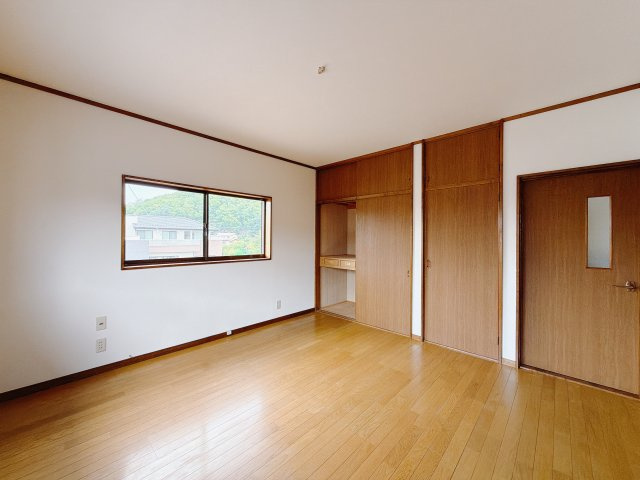 ■2階洋室｜子供部屋のメリットは「自立心を養うことができる」「自分で整理整頓できるようになる」そして、お子様が成長した際には「プライバシーを確保できる」といい事だらけ♪