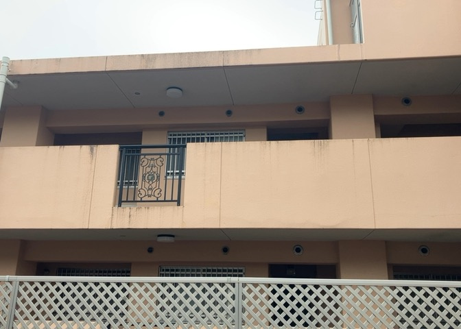 共用部分は、一棟の建物に住む区分所有者全員が共同で所有するとし、共用部分の管理、補修などは、区分所有者で形成される管理組合が行います。個人の判断で勝手に変更することはできませんので覚えておきましょう。