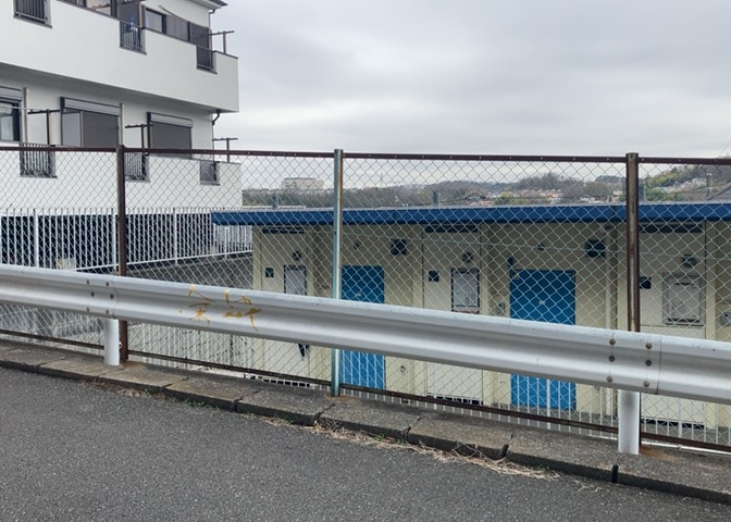 眺望を気にして物件を探す場合、前面に建物が建っていないか現地で確認しましょう！前面に建物があると景色はもちろん、日当たりや風通しにも影響が出てきます。住んだ時のことを想像しながら現地見学をしましょう。