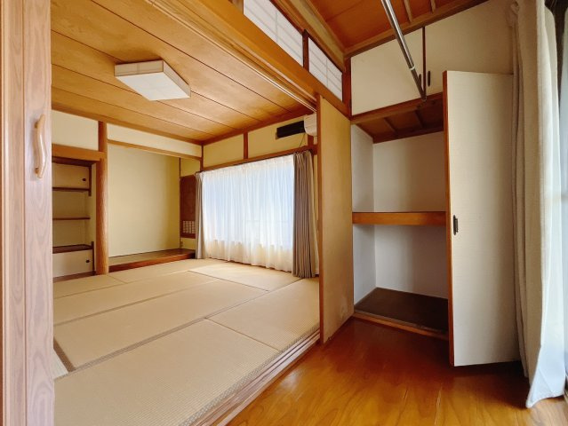 ■1階和室｜和室を書斎にしたり、冬にはコタツを敷いて家族みんなで年越しをするのもいいですね。家族みんなのお気に入りの空間になります♪