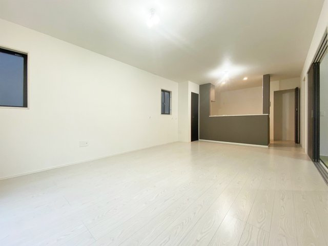 家族の会話が弾み対面式キッチンの間取りです。