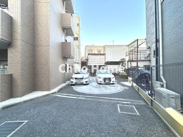 【敷地内駐車場】最新の空き状況や費用などの詳細は担当スタッフまでお問い合わせください。