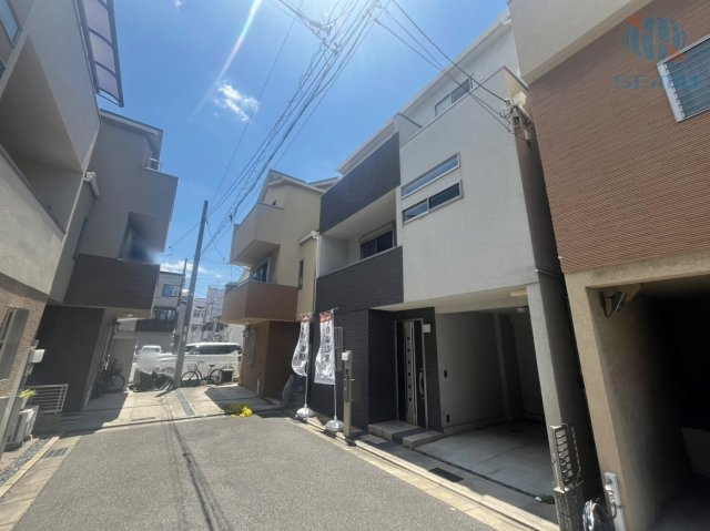 【前面道路含む現地写真】徒歩圏内に生活施設が多数点在する恵まれた住環境です。　平尾小学校：徒歩3分／大正中央中学校：徒歩7分／平尾公園・小林公園：徒歩3分