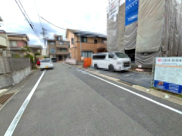 前面道路含む現地写真です
