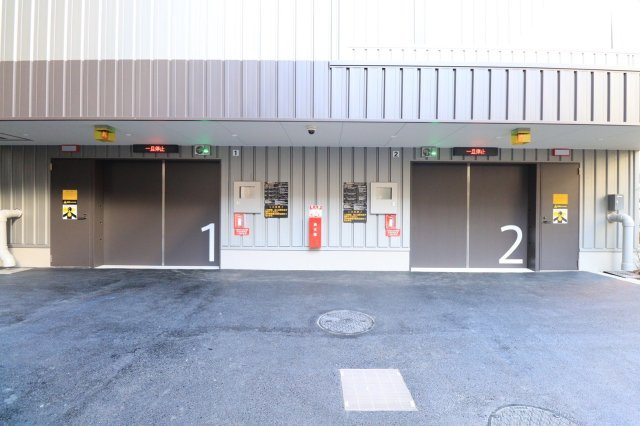 【敷地内駐車場】タワーパーキングなので、愛車が風雨にさらされることもございません！