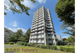 みさと団地9街区7号棟の外観