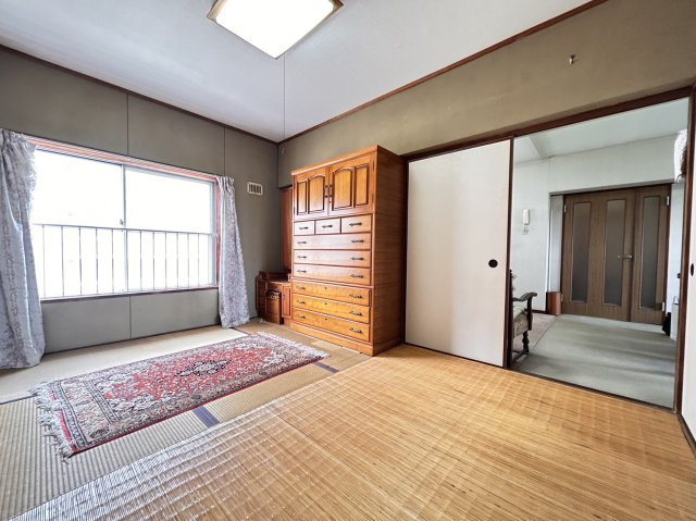 和室約6帖。主寝室としてもお使いいただけます！　