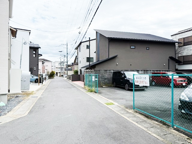 西側から東に向いて撮影