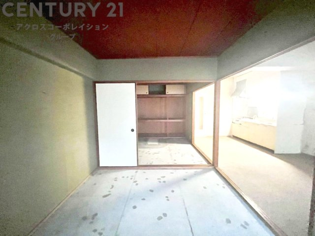 JR立花駅まで徒歩17分で、周辺にはスーパーや生活施設も充実しており、毎日の暮らしにも便利な立地です。
