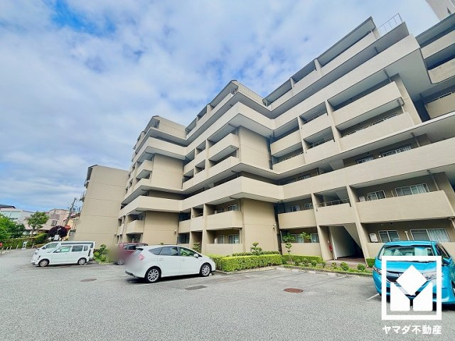 南向きバルコニーで陽当たり、風通し良好。たっぷりの洗濯物も気持ちよく乾きます。