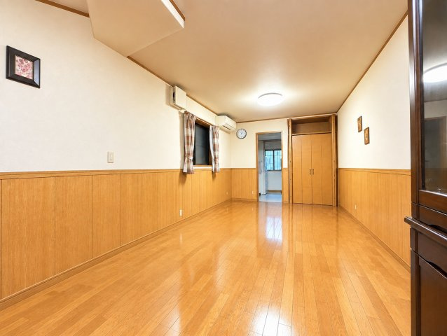 LDKは約15帖と広々♪　※画像はAIによる不要物消去を行っています