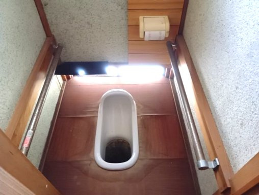 昭和の時代を感じるトイレです！
