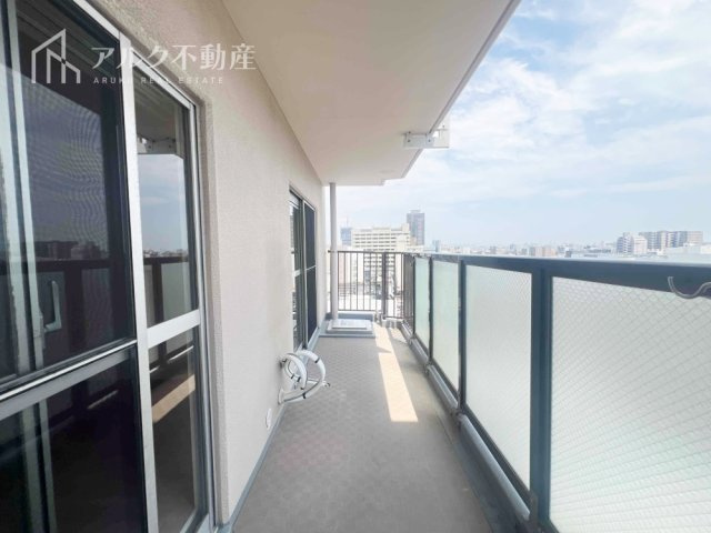 南向きバルコニーにつき陽当り良好！