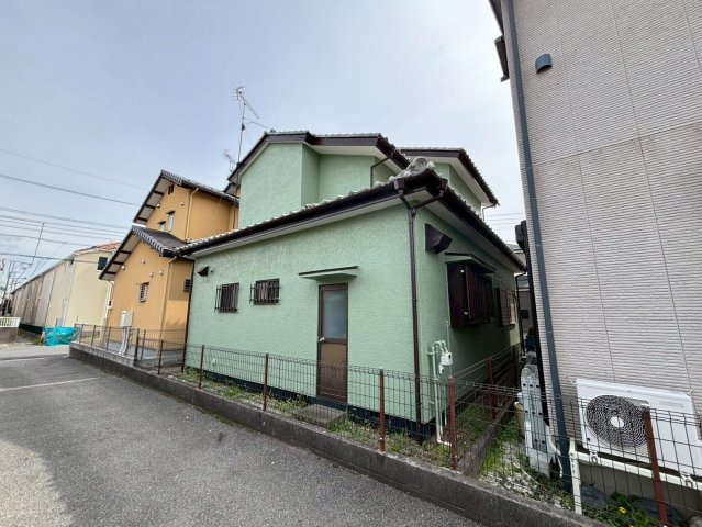 教育・商業施設が充実した子育て世帯に優しい住環境。武里南小学校まで徒歩約13分でお子様の通学も安心。