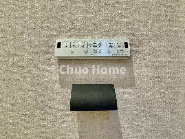 【ウォシュレット】清潔に使いたいお手洗いには最適な設備です。もちろんウォームレットも標準装備です。