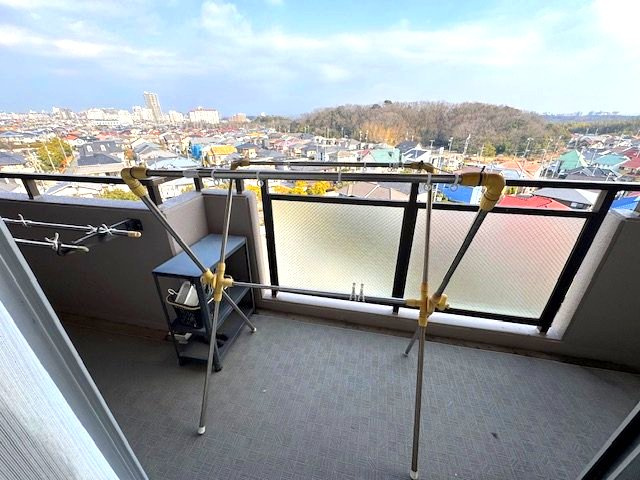 15階建ての7階部分につき眺望良好！お仕事やお勉強、家事の合間に外の空気を吸ってホッと一息。日々の疲れもリフレッシュできそうですね。