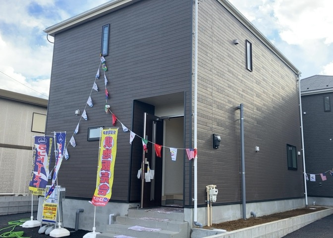 木造住宅とは土台、壁、柱など建築物の強度を支える構造体の材に木が使用されている構造を指します。構造体は建物の自重を支えるだけではなく風圧や水圧、積裁荷重などあらゆる衝撃に耐えるための基礎です。