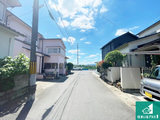 周辺は落ち着いた街並みの住宅地！子育てがしやすい住環境です！気になることがありましたら、お気軽にお問い合わせください！　