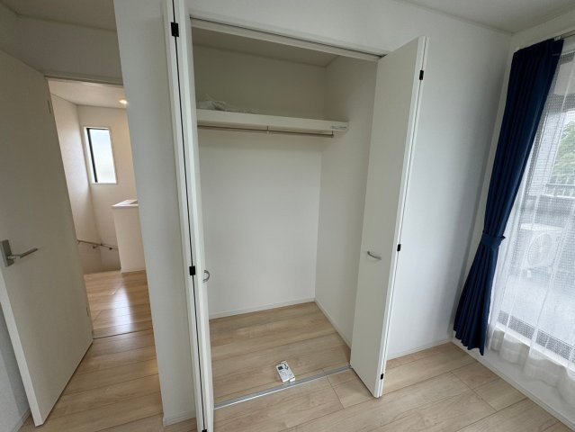 クローゼットは全部屋に完備♪