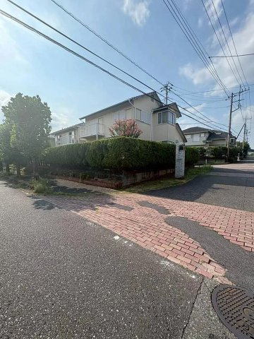 前面道路含む現地写真です