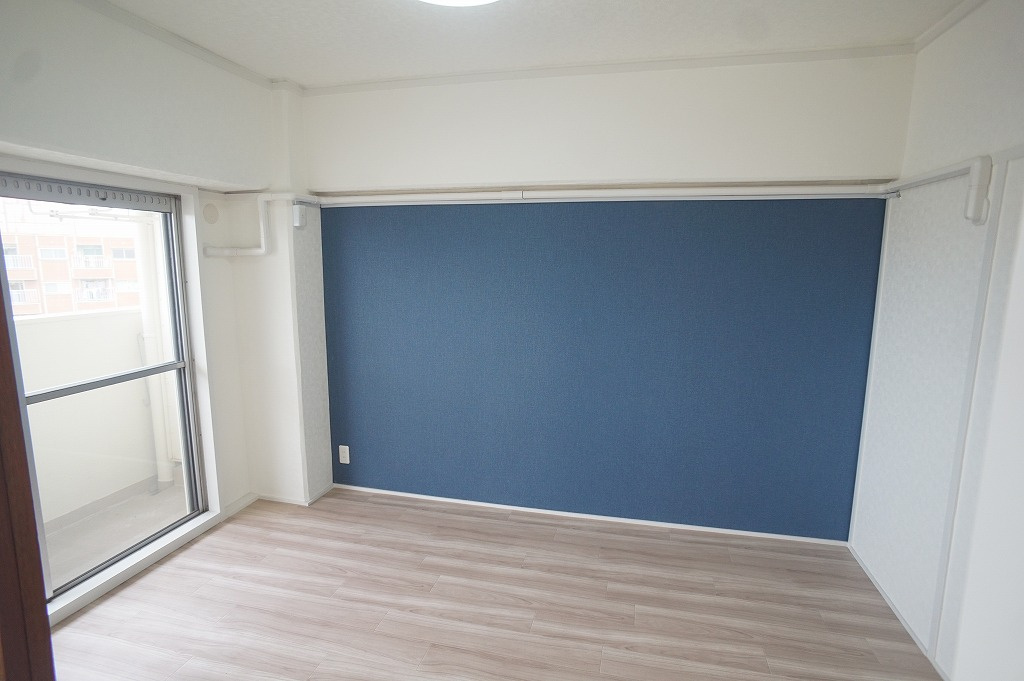 【洋室1：約6帖】バルコニーに面したお部屋です☆