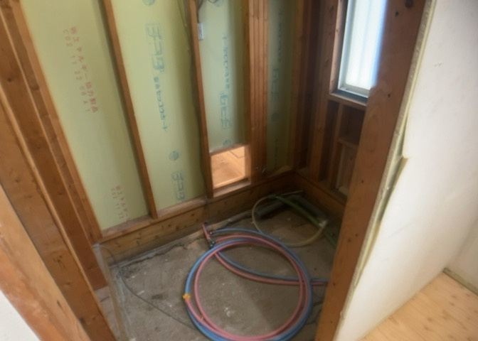 入浴時の快適さも大事なことですが、綺麗な状態を維持できなければ気持ちよく入浴できません。毎日の掃除が楽という点は大事なポイントになります！カビが生えにくく掃除がしやすい、壁や浴槽を選ぶといいでしょう。