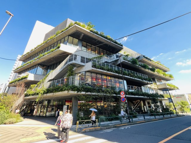 KOMAZAWA　Park　Quarter(成城石井　駒沢大学駅前店)まで687ｍ(徒歩9分)