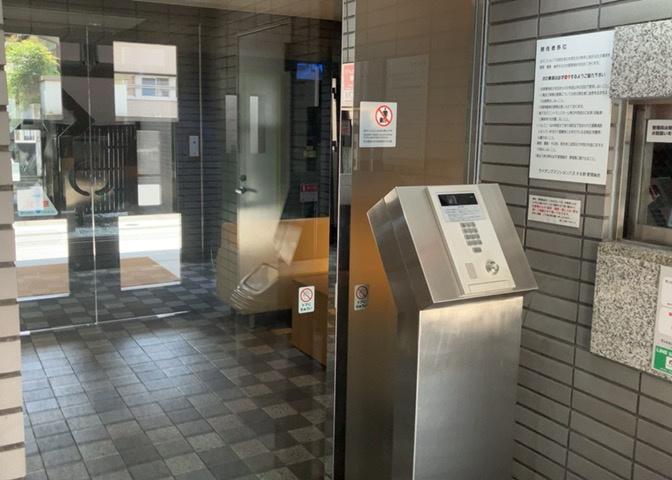 マンションのエントランスには、もともと風よけや防犯の役割がありますが、マンションによって宅配ボックスなどの設備が備わっている所もあります。日々の生活をイメージしながら生活しやすさをチェックしましょう。