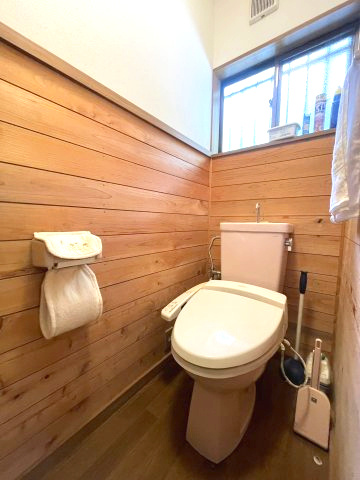 清潔感のあるトイレです