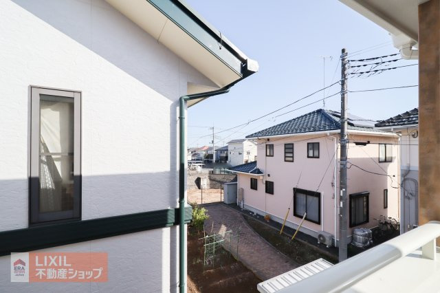 バルコニーからの眺望です。バルコニーで青空をあおぐひと時は、暮らしのちょっとしたスパイスです。
