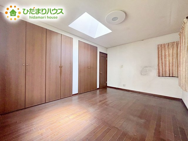 柔らかい陽光が差し込む明るいお部屋を演出する設計。彩光の取れる窓が気持ちの良いお部屋を創り上げます。