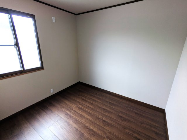 収納部屋やワークルームに使える納戸です。