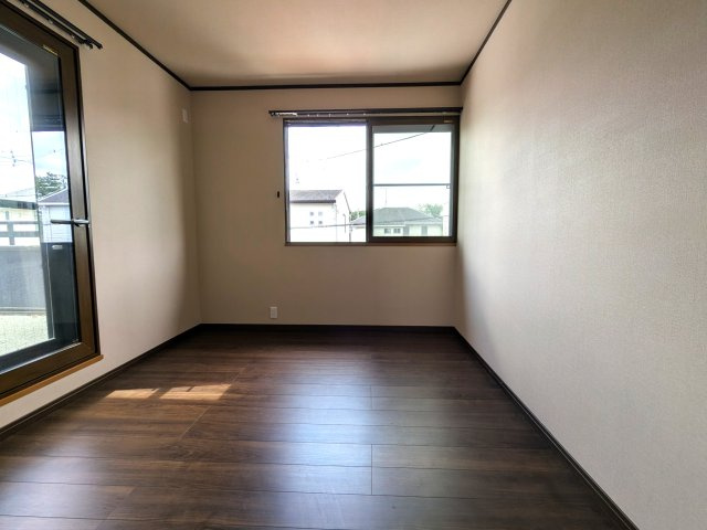2階の真ん中のお部屋です。