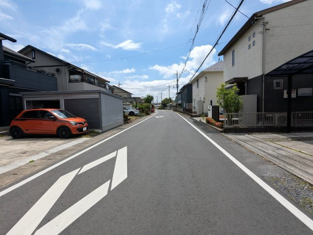 前面道路は幅員6メートルです。