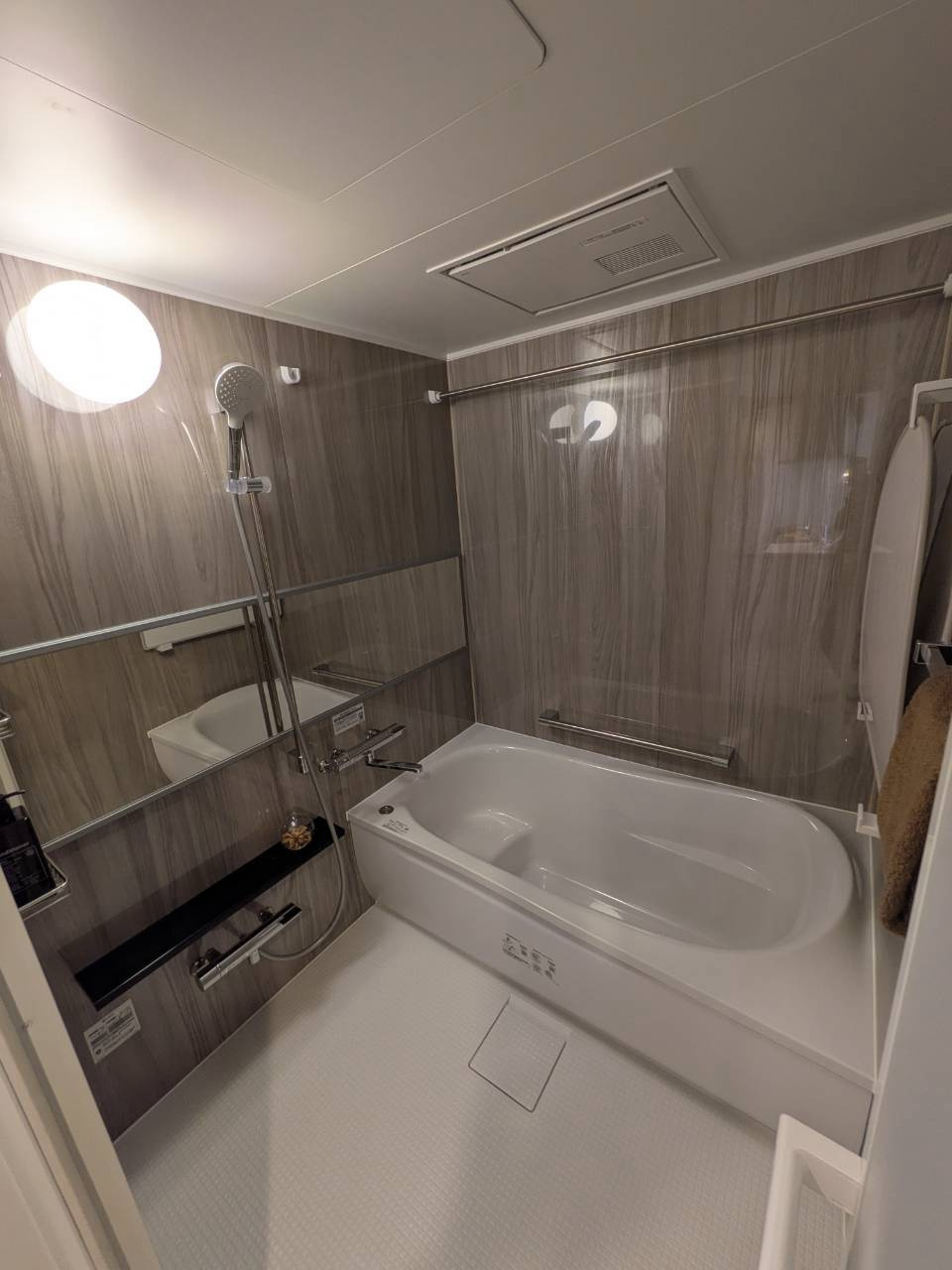 ユニットバスは新品交換しました。