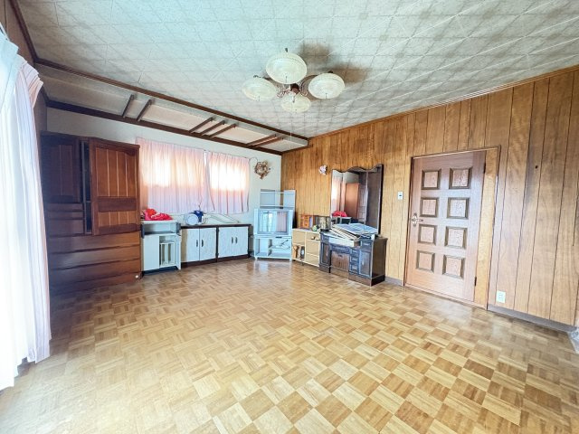 ゆったり過ごせる居間です