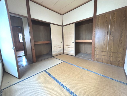 収納豊富で和室がスッキリ使用できます。