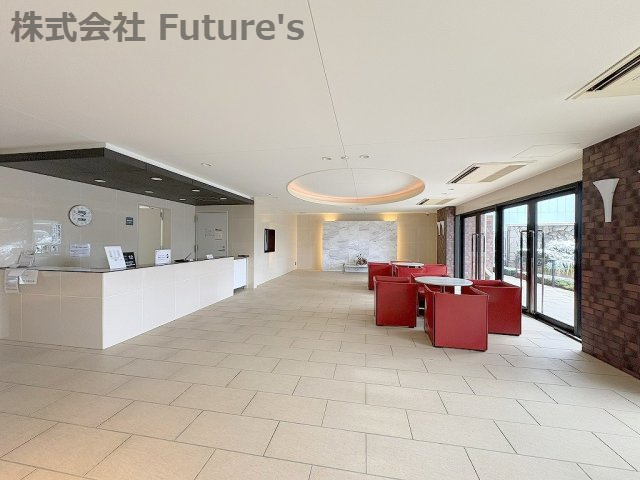 エントランスにコンシェルジュを配置した、ホテルライクなマンションです♪