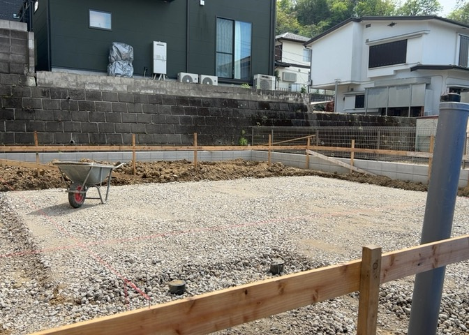 物件の詳細については、現地を見てわかること以外に、役所や法務局などで調べないとわからないことがあります。そのため、現地に行く場合は、もしこの物件を買ったらどのような生活ができるかをイメージしましょう。