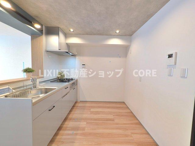 ご家族と会話をしながらお料理ができると楽しいですよね！対面式タイプのキッチン！