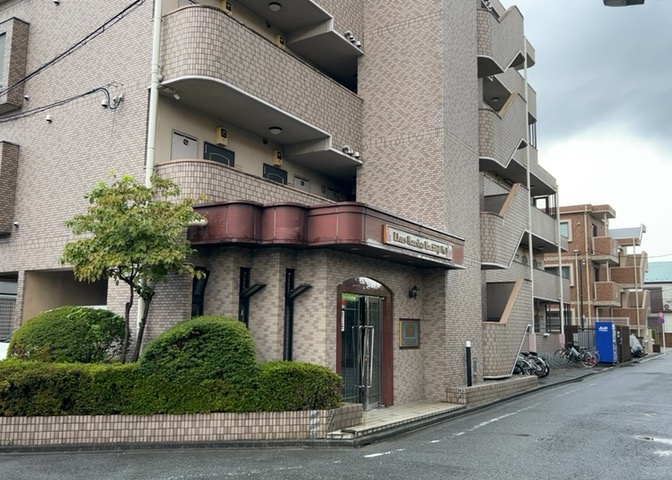 景色重視でお家選ぶをするとスーパーが遠い！学校が遠い！など生活をするうえで利便性で困ることもあります。まず一度現地を見学する際に、周辺の施設などがあるかを確認し、暮らし始めた後のことを想像しましょう。